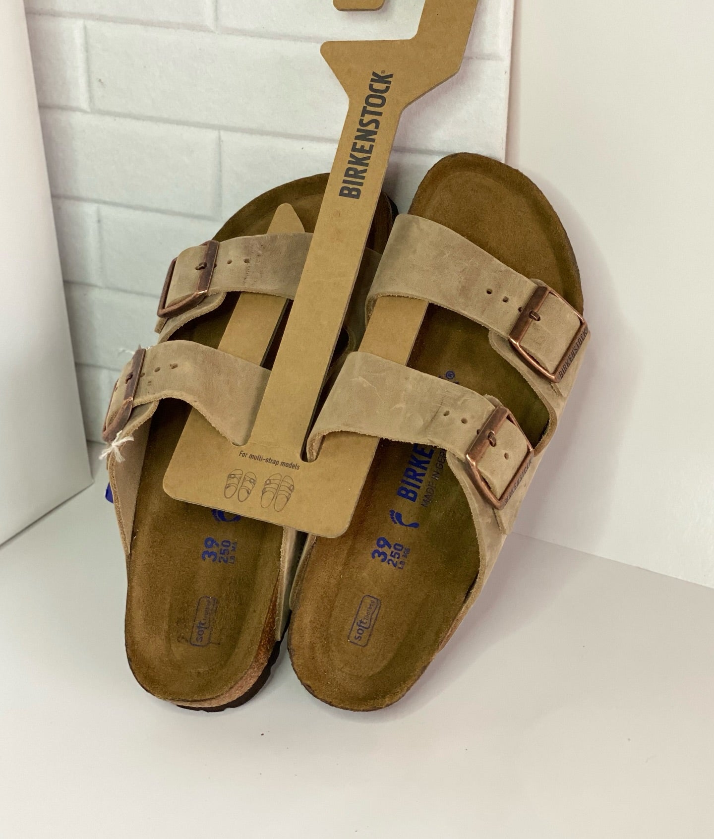 Sandal Brooko 4